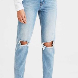 AE Ripped Mom Jean